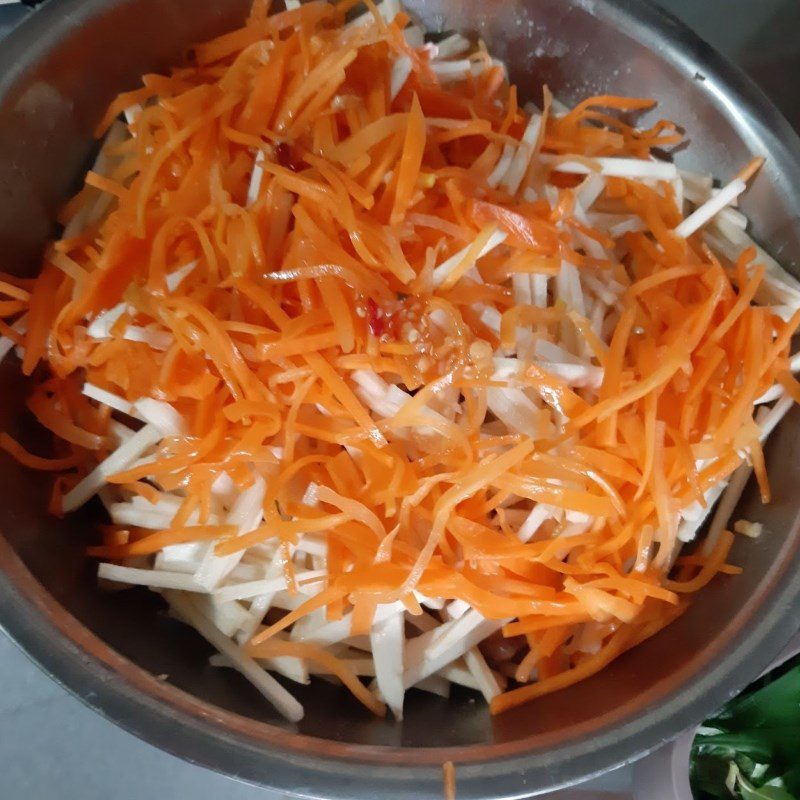 Step 5 Mix Salad Coconut Heart and Pig Ear