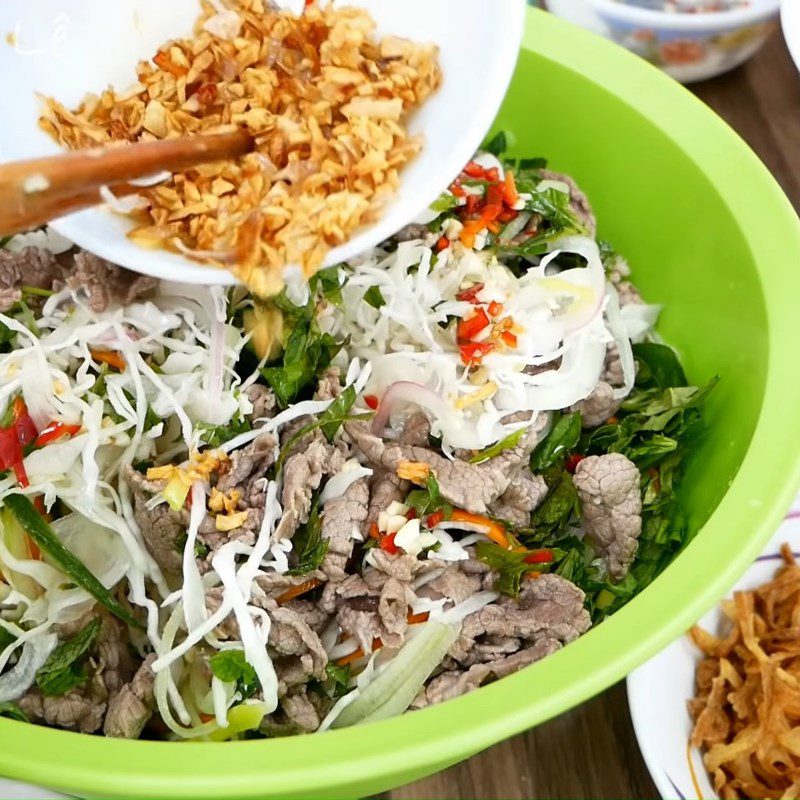 Step 5 Mixing the salad Cabbage salad with beef