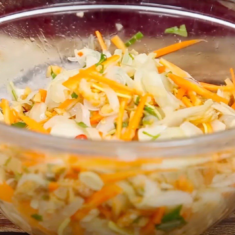 Step 4 Mixing the salad Dried shrimp and pickled scallion salad