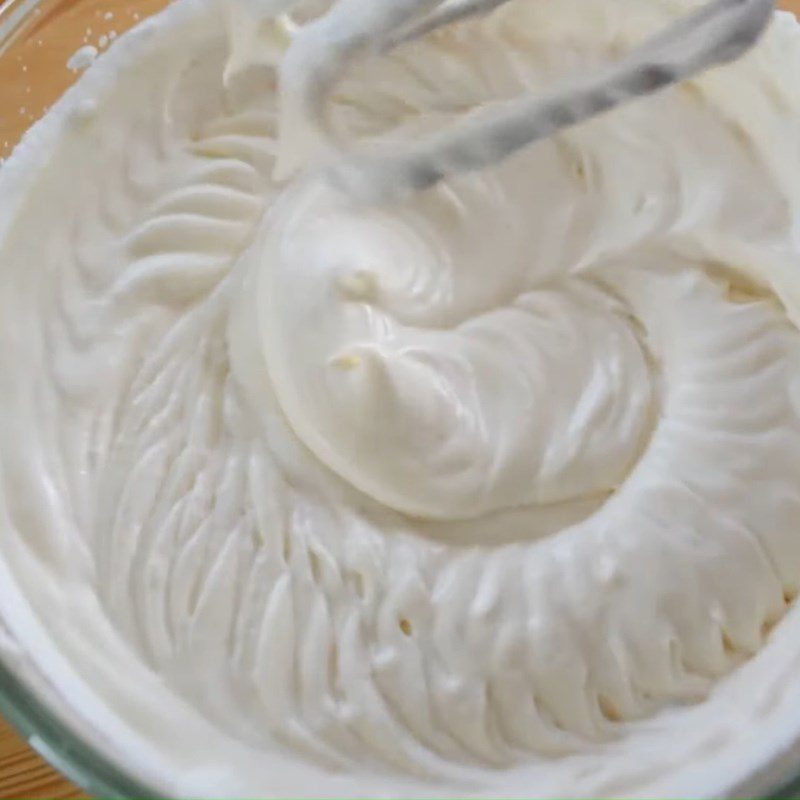 Step 1 Mix the caramel cream mixture Caramel Cookie Ice Cream