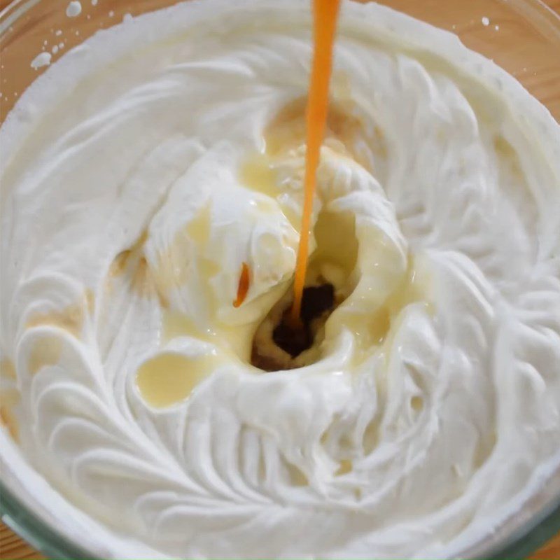 Step 1 Mix the caramel cream mixture Caramel Cookie Ice Cream