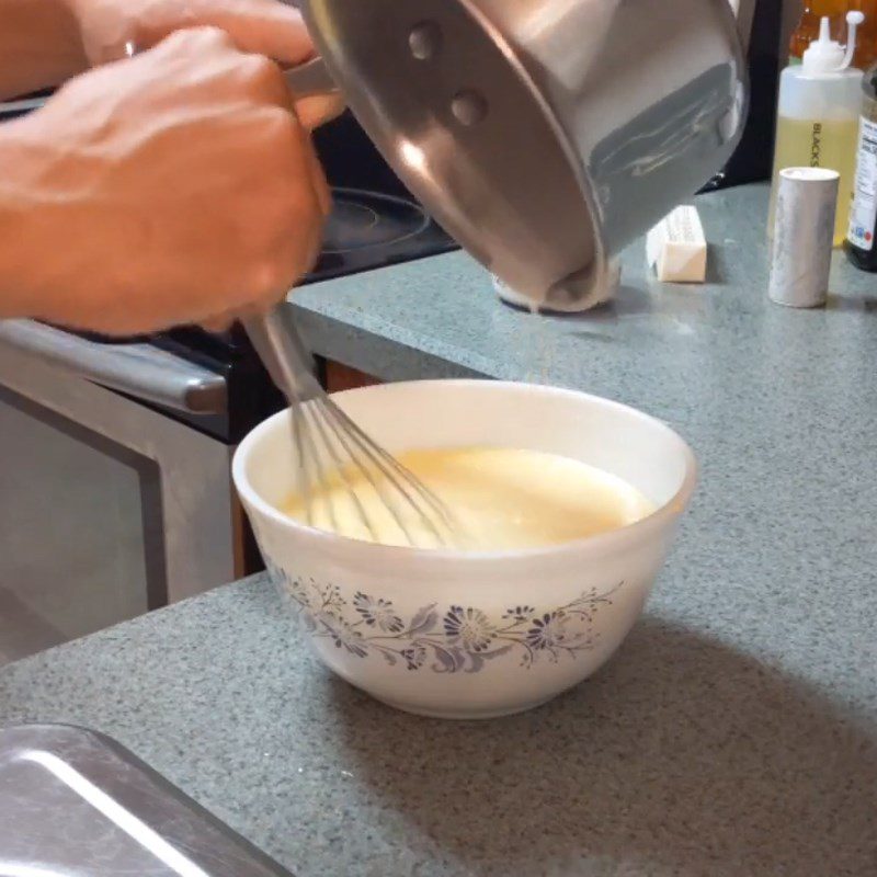 Step 2 Mix the egg cream mixture Egg cream (cold cream)