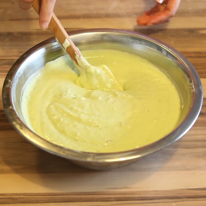 Step 5 Mixing the mixture for green rice ice cream Pandan green rice ice cream