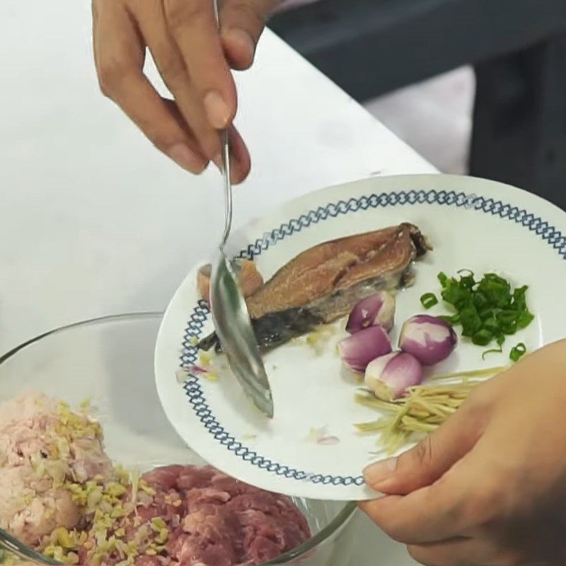 Step 2 Mix the mackerel fish sauce mixture for Mackerel Fish Sauce with Minced Meat