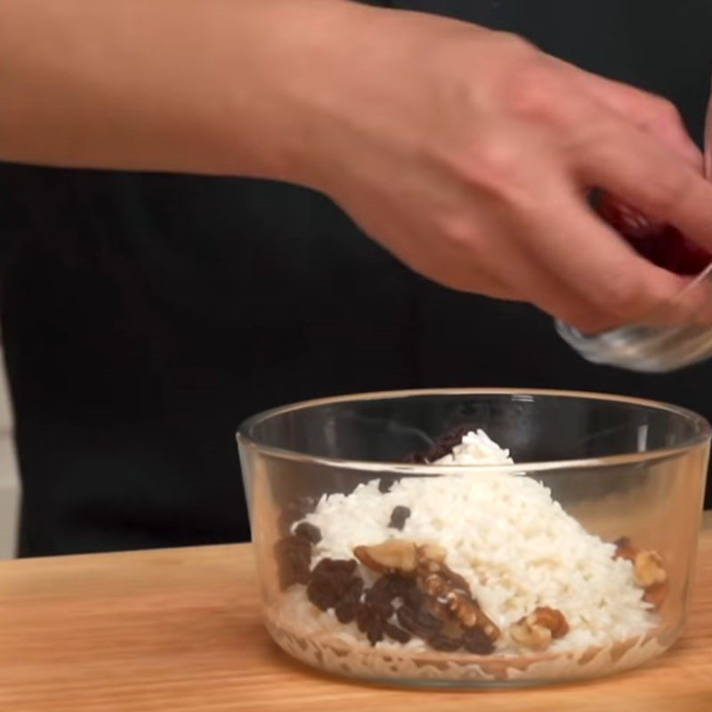 Step 2 Mix the glutinous rice mixture Whole roasted chicken stuffed with glutinous rice