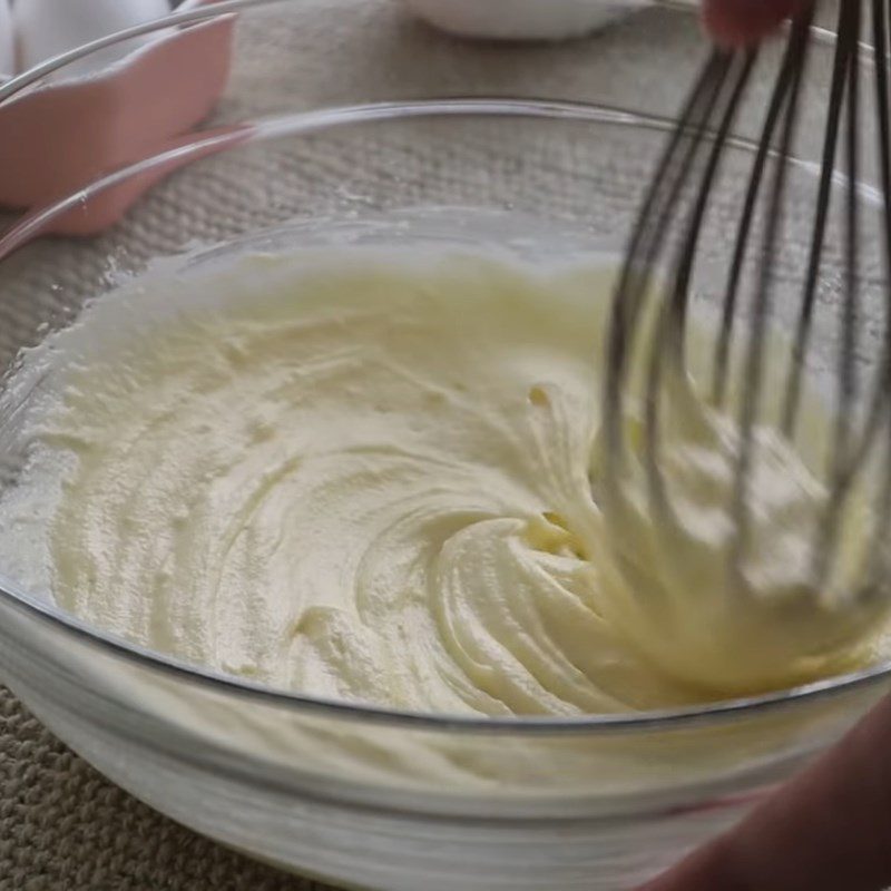 Step 2 Mix the egg mixture for cream cheese muffins