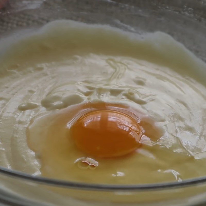 Step 2 Mix the egg mixture for cream cheese muffins
