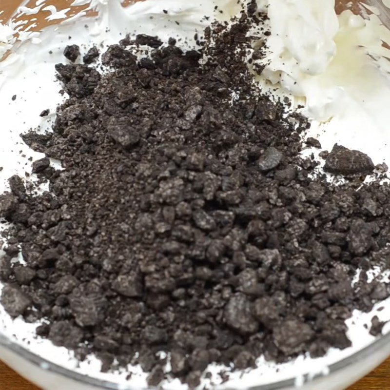 Step 3 Mix whipped cream with cookies Oreo cookie cream