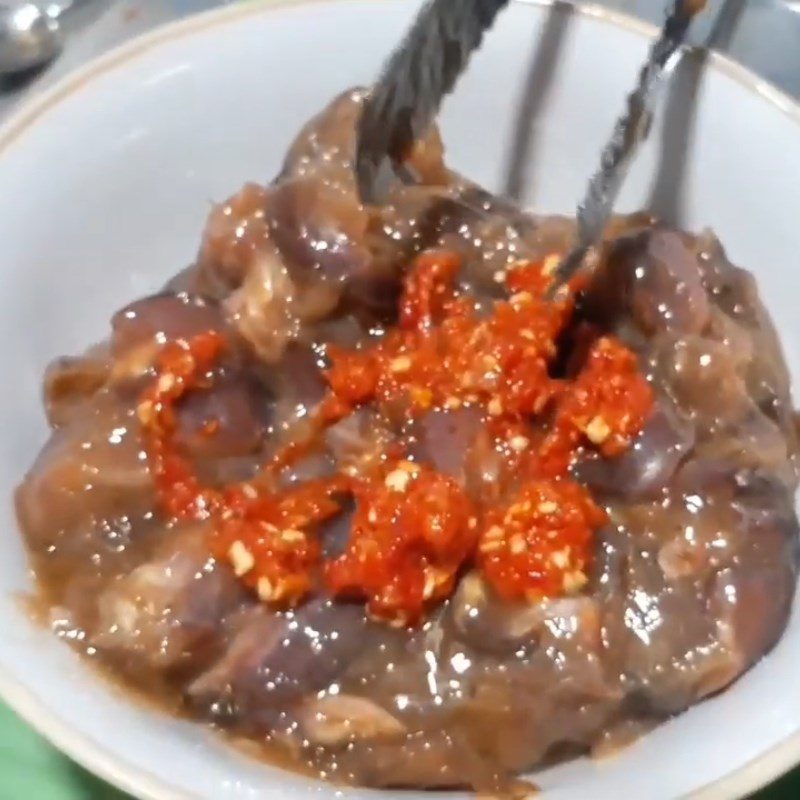 Step 2 Mix the fish sauce Simple fish sauce with garlic and chili