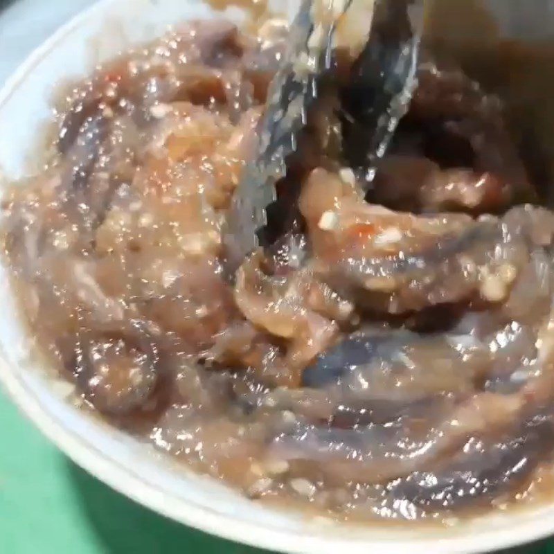 Step 2 Mix the fish sauce Simple fish sauce with garlic and chili
