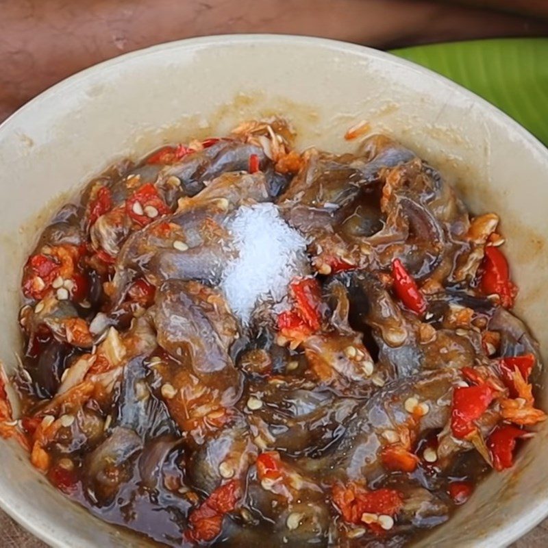 Step 2 Mix the Fish Sauce Fish Sauce Mixed with Garlic, Chili, and Green Mango