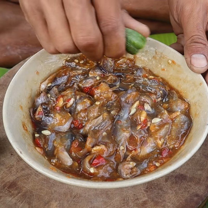 Step 2 Mix fish sauce with garlic, chili, and green mango