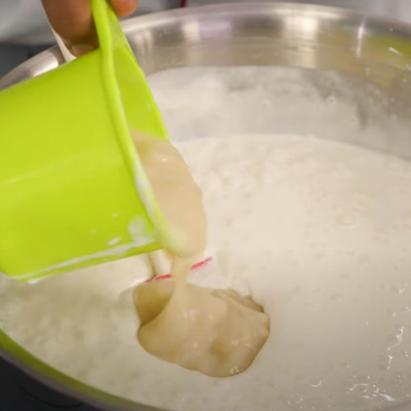 Step 3 Mixing soursop with cream Soursop cream