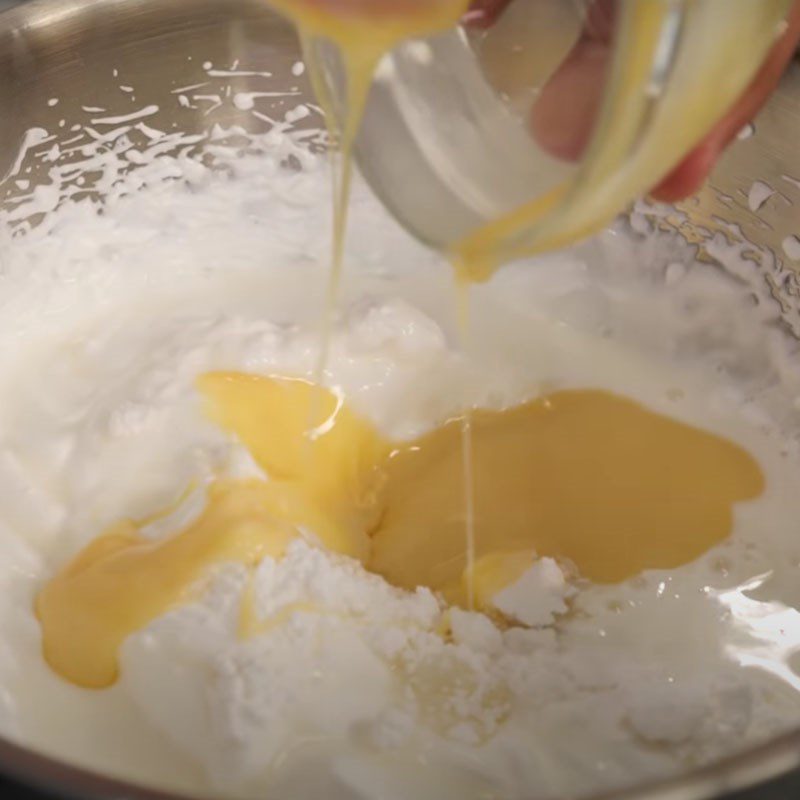 Step 3 Mixing soursop with cream Soursop cream