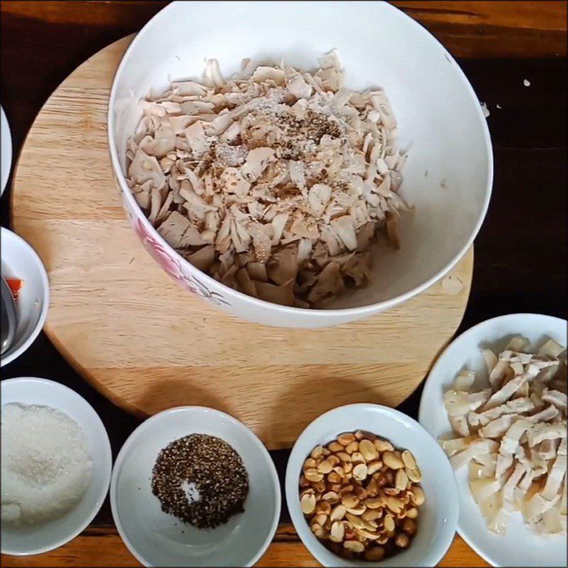 Step 4 Mixing Mít Mít mixed with shrimp and pork from Da Nang