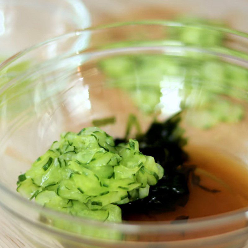 Step 4 Mix the salad for Cucumber salad with Japanese dressing