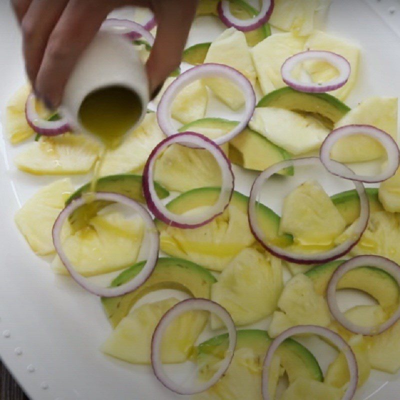 Step 3 Mixing the salad Pineapple avocado salad