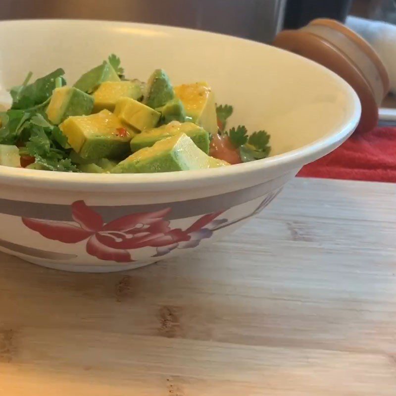 Step 4 Mix avocado salad for grilled tuna