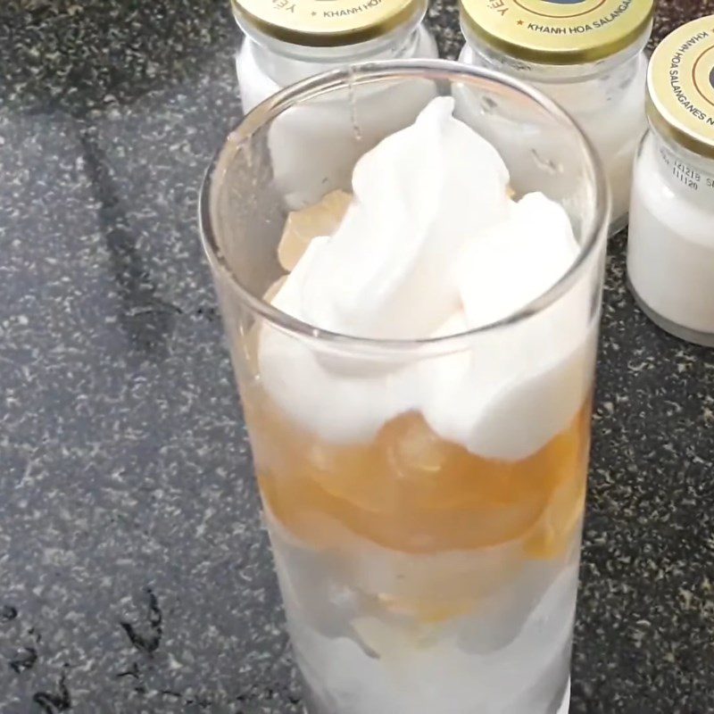 Step 3 Mixing yogurt Yogurt with jackfruit seeds
