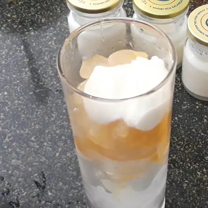 Step 3 Mixing yogurt Yogurt with jackfruit seeds