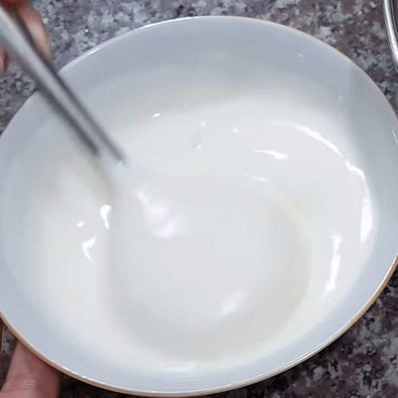 Step 2 Mix the yogurt Fruit yogurt ice cream with coconut milk