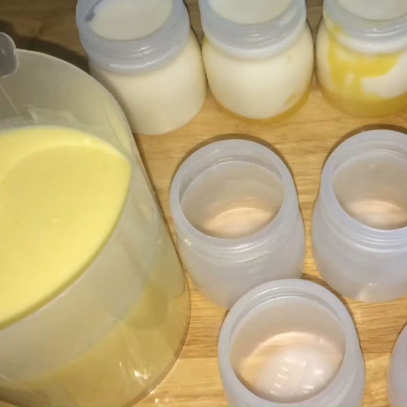 Step 5 Mango yogurt mix Mango yogurt