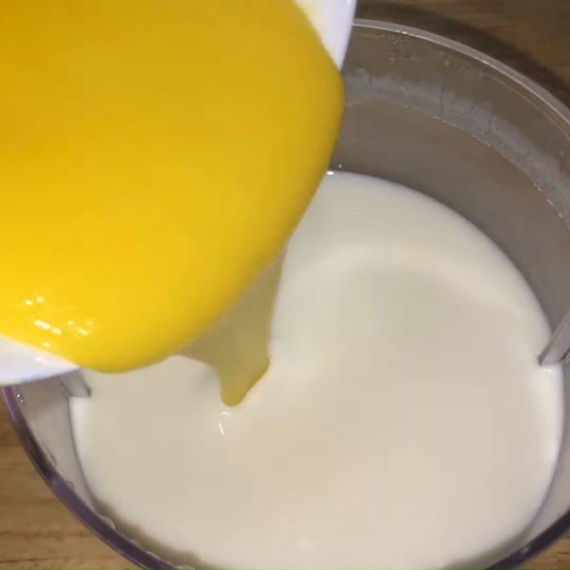 Step 5 Mango yogurt mix Mango yogurt