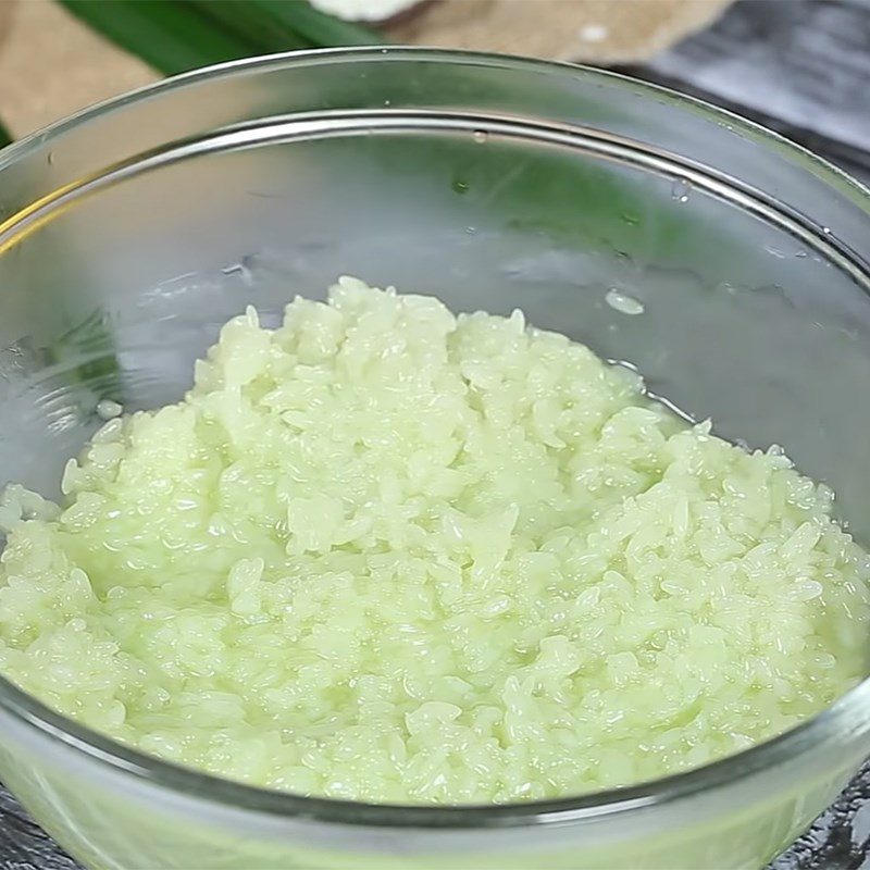 Step 3 Mix pandan sticky rice for pandan mango sticky rice