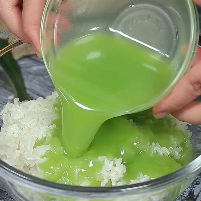 Step 3 Mix pandan sticky rice for pandan mango sticky rice