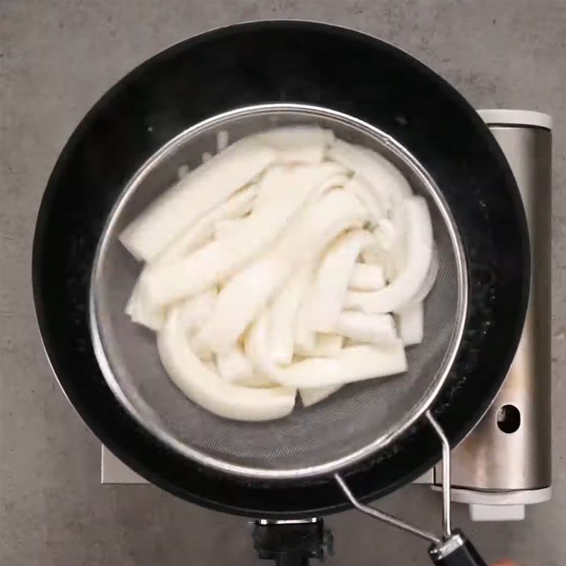 Step 2 Blanch the noodles for Spicy Chinese Fried Noodles