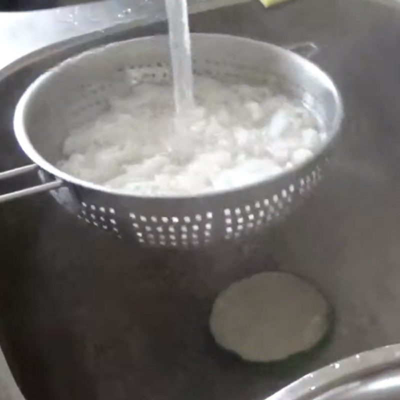 Step 3 Blanching Noodles Pork Noodles
