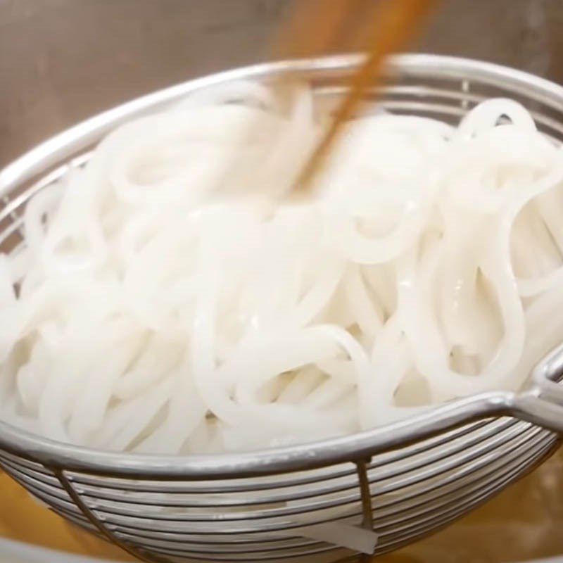 Step 5 Blanching Pho and Completing the Dish Crispy Skin Chicken Pho
