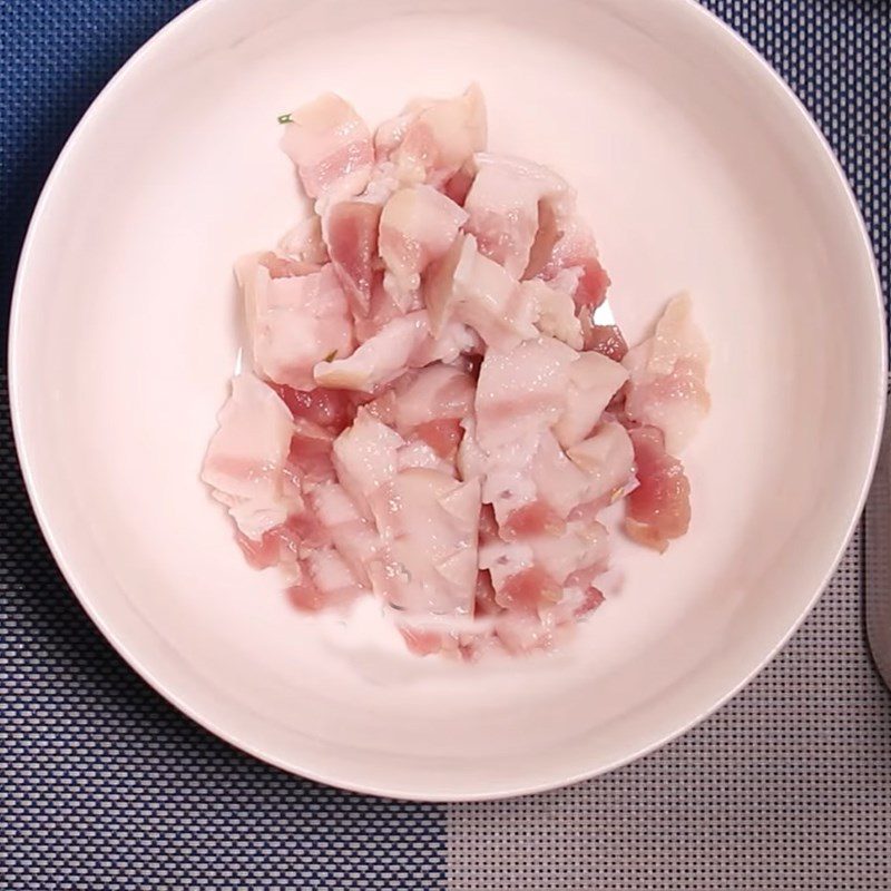 Step 2 Blanch the Meat for Steamed Snakehead Fish Sauce