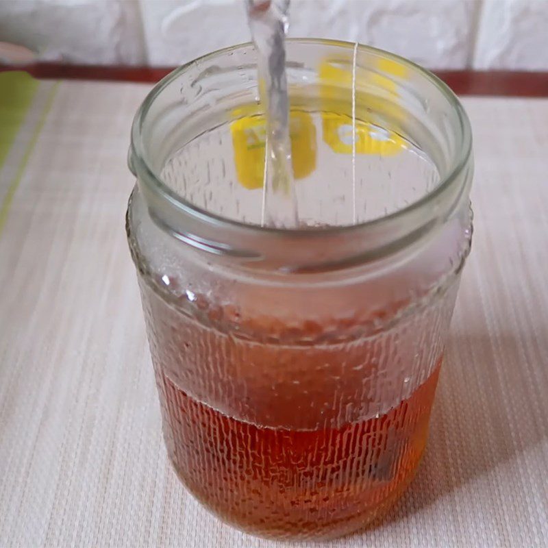 Step 1 Steeping tea for Milo cream cheese milk tea