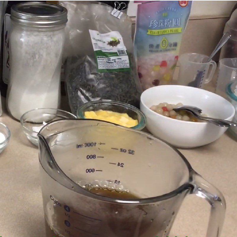 Step 1 Steep coconut milk powder milk tea