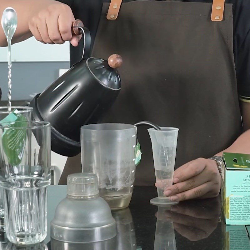 Step 1 Steep the tea for Chocolate Mint Milk Tea