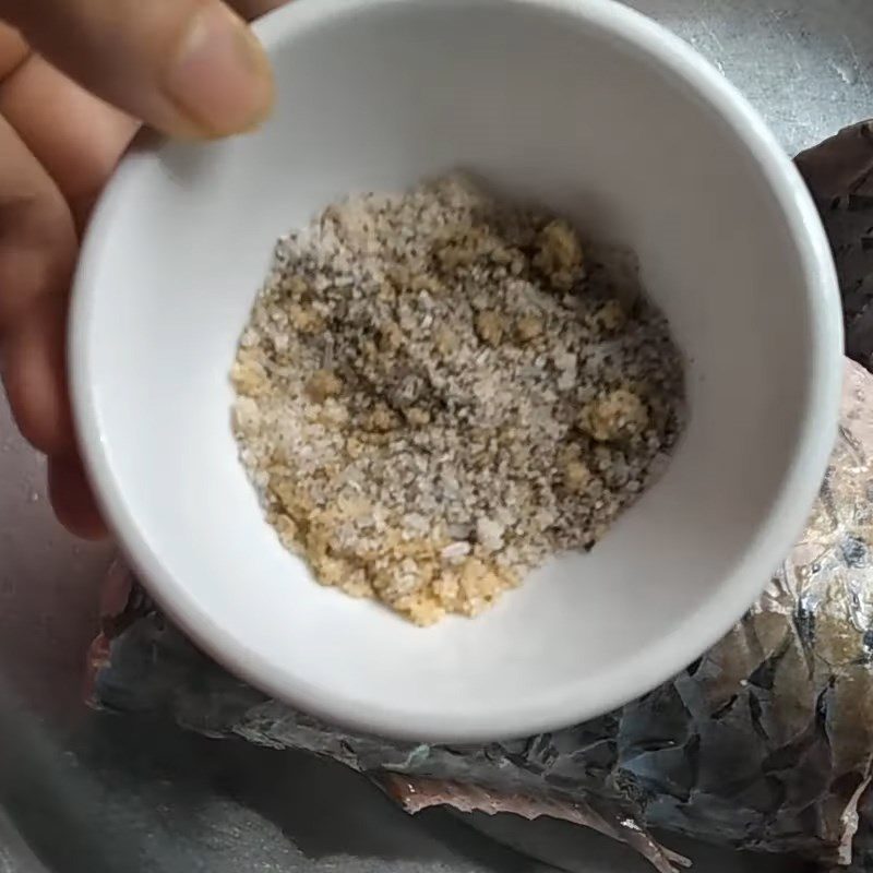 Step 3 Marinate fish Beer steamed catfish