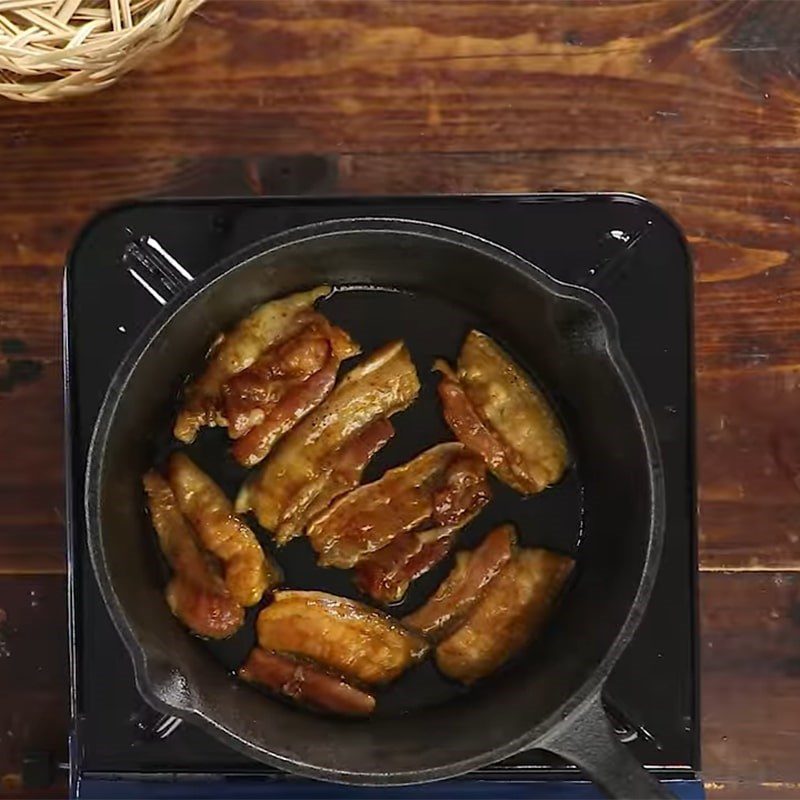 Step 3 Prepare and fry pork belly Taiwanese meat buns