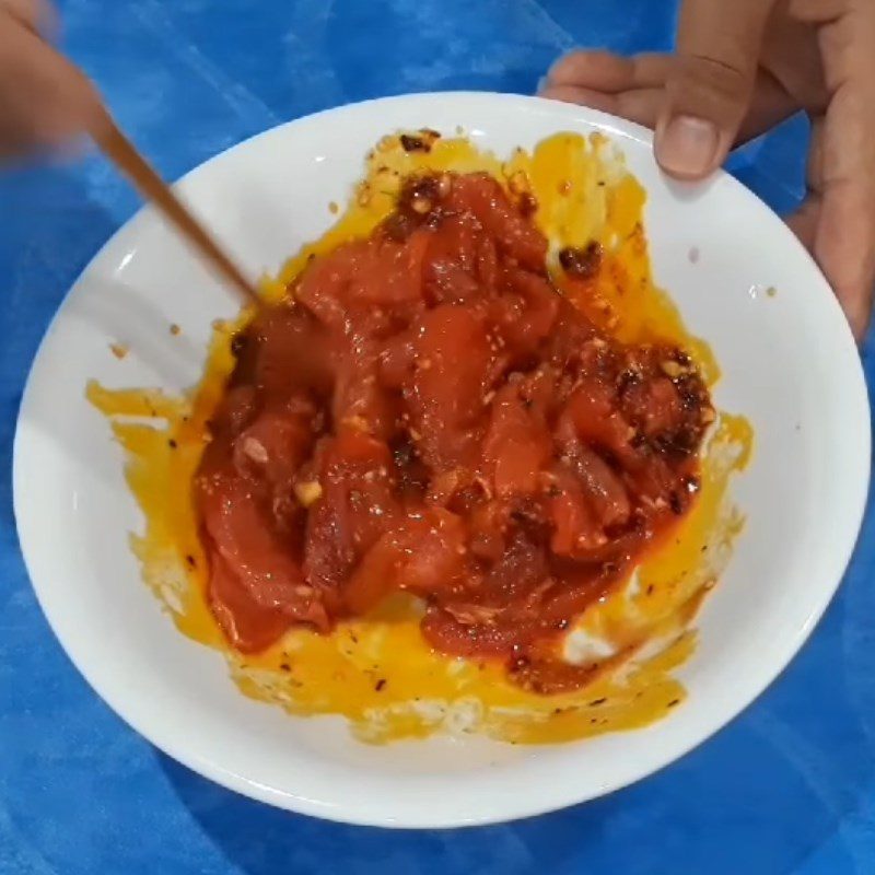 Step 2 Marinate the beef for grilled beef with satay sauce