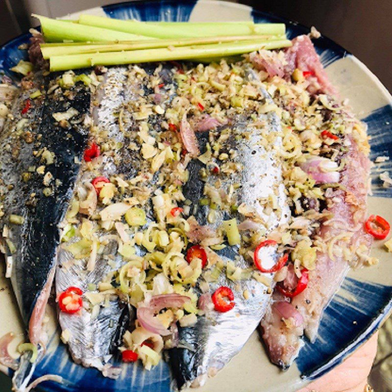 Step 2 Marinate the fish Grilled snakehead fish with lemongrass and chili