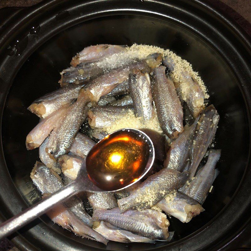 Step 2 Marinate the fish Fish with turmeric braised