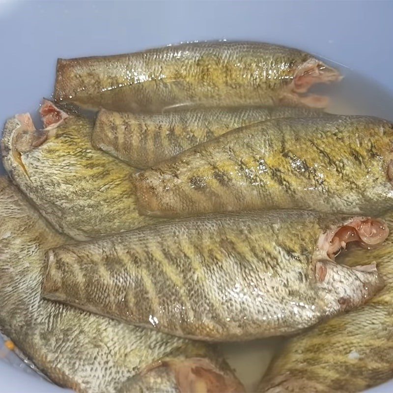 Step 2 Marinate dried snakehead fish