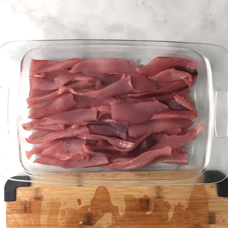 Step 3 Marinate the dried tuna