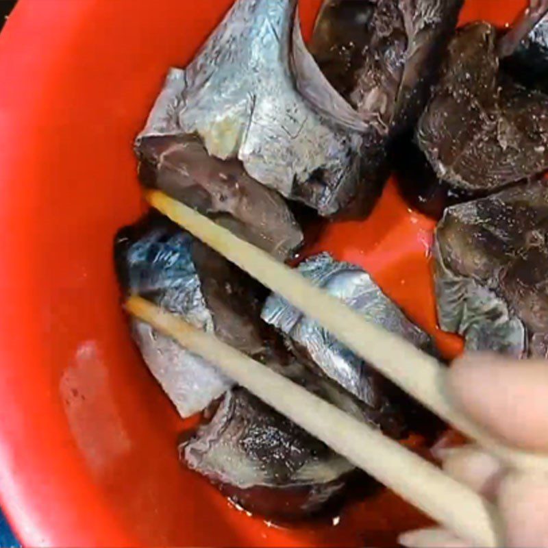 Step 2 Marinate the fish Braised Tuna with Soy Sauce