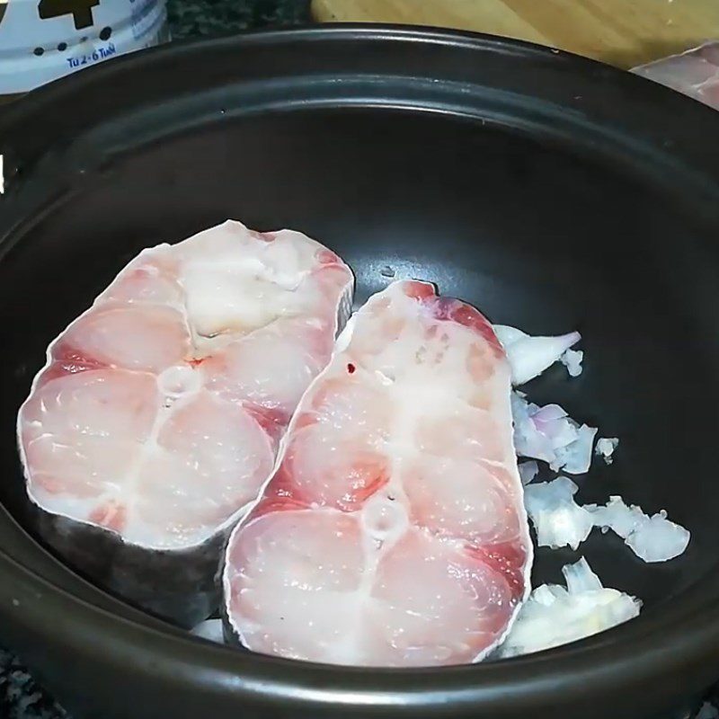 Step 2 Marinate the fish for Braised Catfish with Ginger