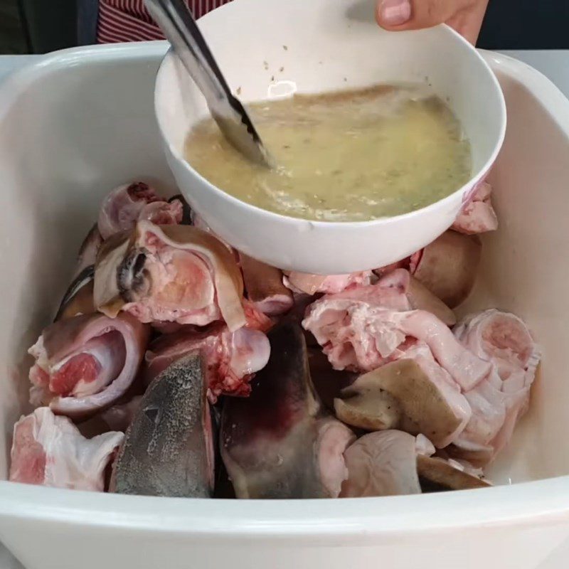 Step 2 Marinate the beef with ground ginger water for Beef Congee