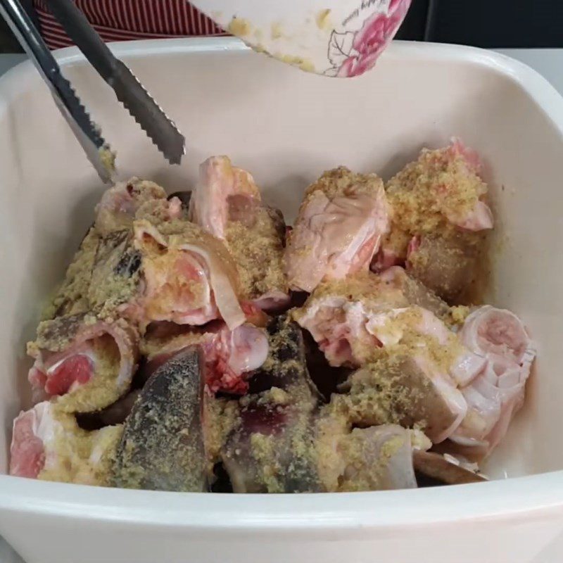 Step 2 Marinate the beef with ground ginger water for Beef Congee