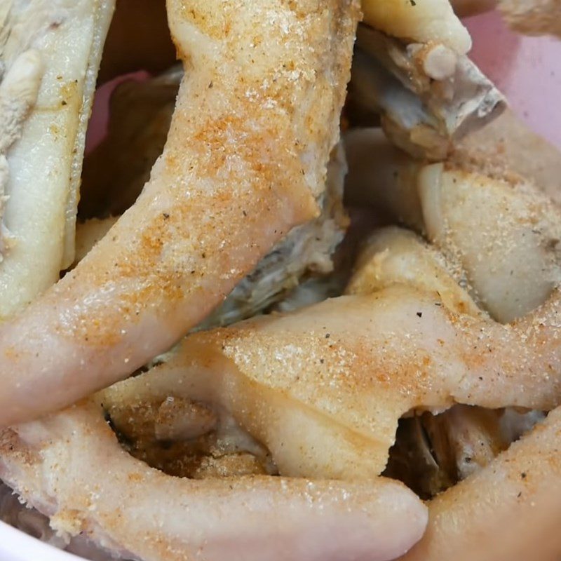 Step 3 Marinating Pig's Tail Grilled Pig's Tail with Salt and Chili