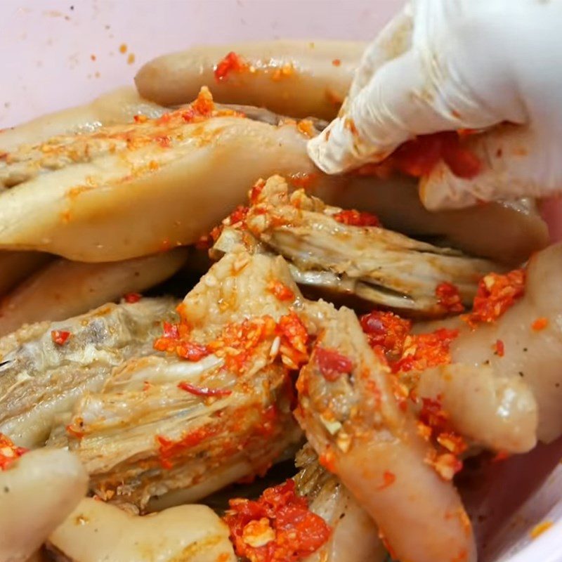 Step 3 Marinating Pig's Tail Grilled Pig's Tail with Salt and Chili