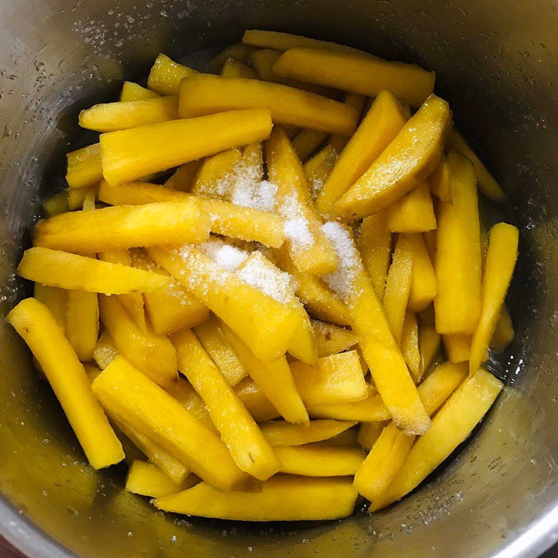 Step 3 Marinate with sugar Sweet potato jam